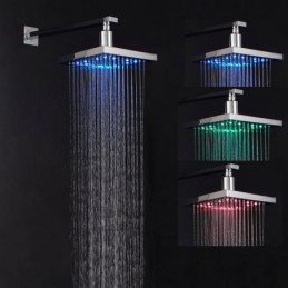 Ducha de lluvia montada en...